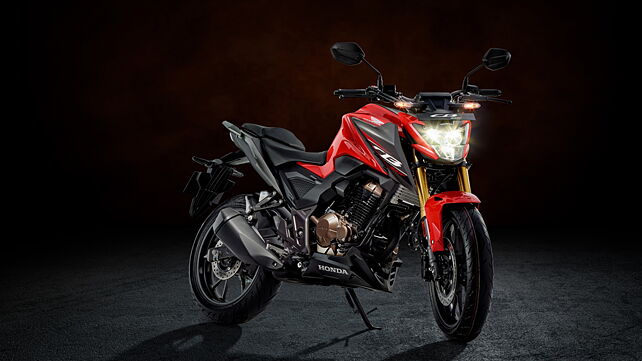Honda CB300F receives Rs 56,000 price cut in India! 