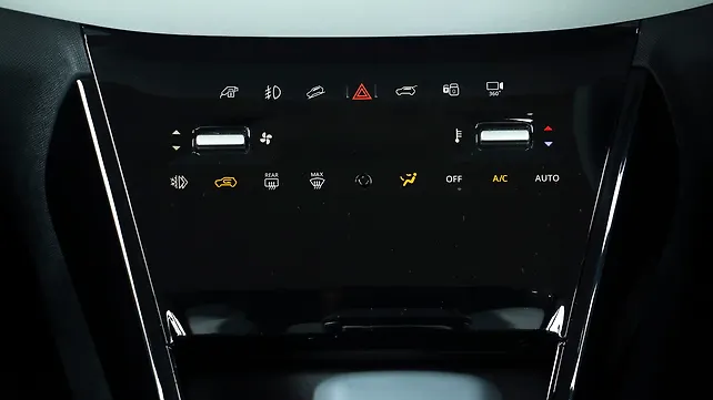 Tata Nexon EV Facelift Center Console/Centre Console Storage Tata Nexon EV Facelift Center Console/Centre Console Storage