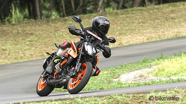 KTM 390 Duke Right Front Three Quarter