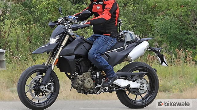New spy shots of the upcoming single-cylinder Ducati bike leaked