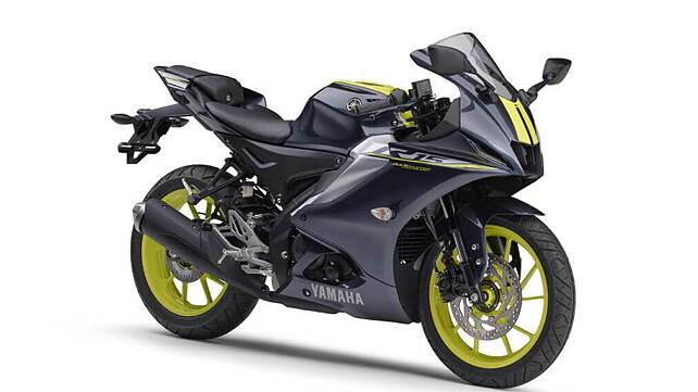 Yamaha R15 V4 Right Front Three Quarter