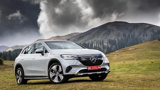 Mercedes-Benz EQE SUV Right Front Three Quarter Mercedes-Benz EQE SUV Right Front Three Quarter