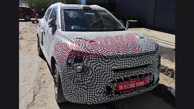 New Mahindra XUV300 continues testing; to get a bigger touchscreen unit