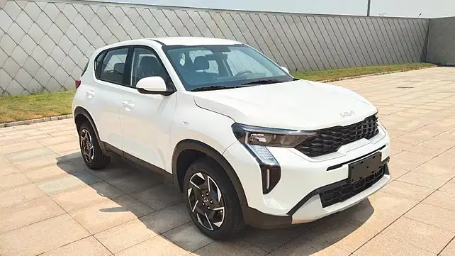 New Kia Sonet facelift exterior design fully leaked New Kia Sonet facelift exterior design fully leaked