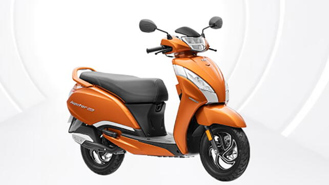 TVS Jupiter 125 Right Front Three Quarter