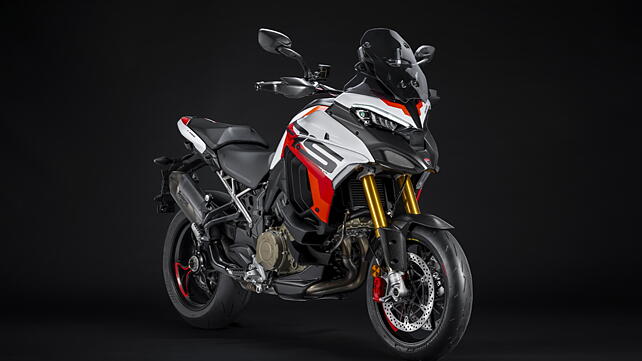 Ducati Multistrada V4 Right Front Three Quarter