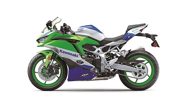 Kawasaki Ninja ZX-4R Left Rear Three Quarter