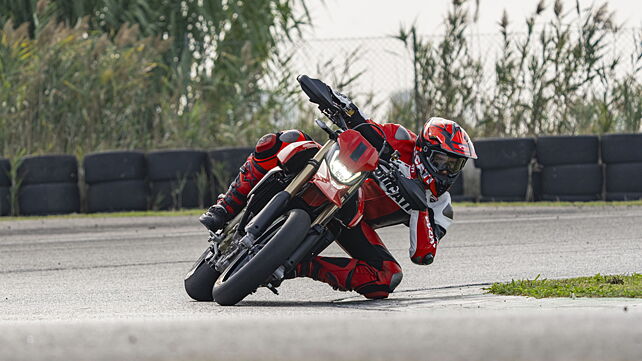 Ducati Hypermotard 698 Mono: Image Gallery