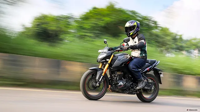 Hero Xtreme 160R 4V Left Front Three Quarter Hero Xtreme 160R 4V Left Front Three Quarter