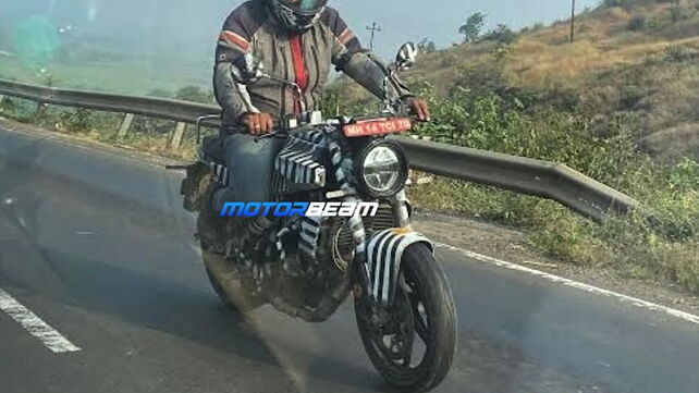 SPOTTED! 2024 Husqvarna Vitpilen 250 test mule reveals new details