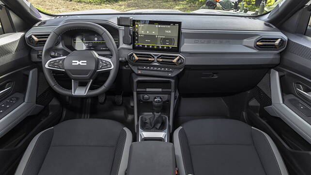 2024 Renault Duster Unveiled India Debut In Early 2025 CarTrade   Renault New Duster Dashboard0 