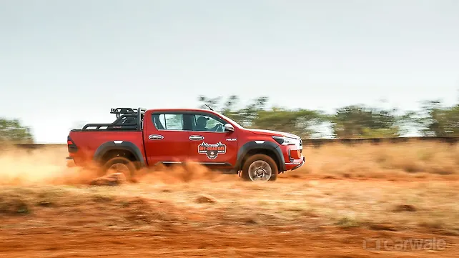 Toyota Hilux Right Side View Toyota Hilux Right Side View