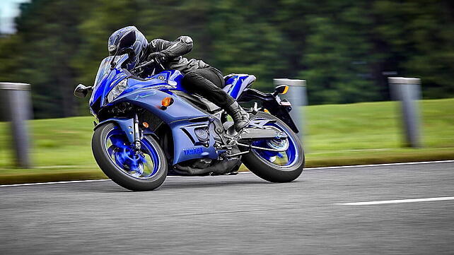 Yamaha YZF-R3 Left Rear Three Quarter