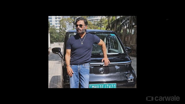 बॉलिवुड अभिनेता सुनील शेट्टी ने ख़रीदी भारत की सबसे सस्ती इलेक्ट्रिक कार, एमजी कॉमेट