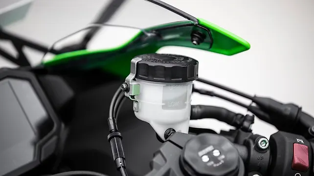 Motorcycle Front Fluid Reservoir Brake Master Cylinder Oil Cup