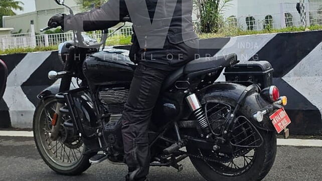 Royal Enfield Classic 350-based Bobber spotted testing again