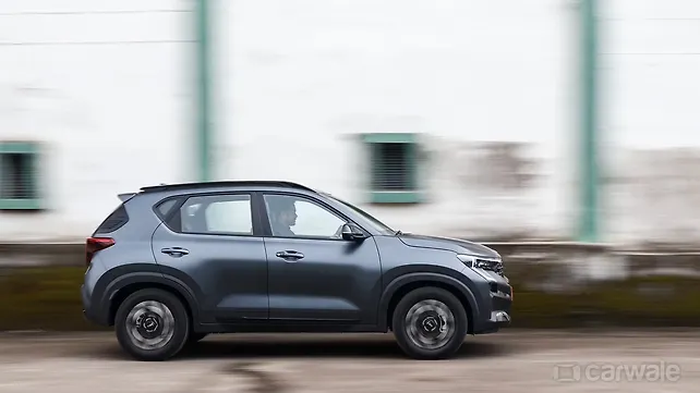 Kia Sonet [2024-2024] Right Side View