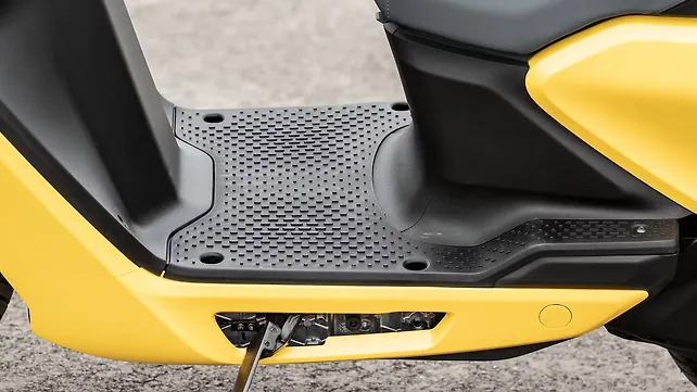 Ather Rizta Floorboard