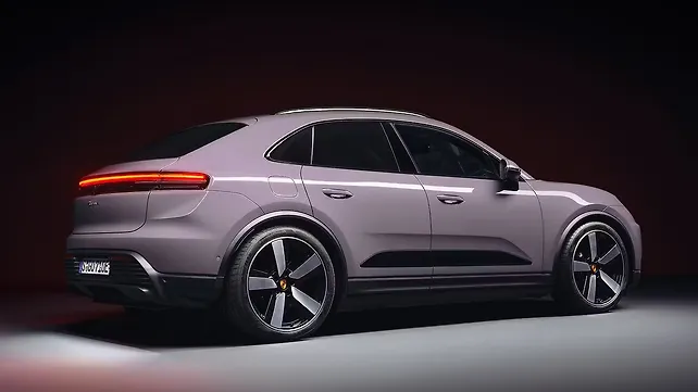 Porsche Macan Right Rear Three Quarter Porsche Macan Right Rear Three Quarter