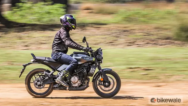 Husqvarna Svartpilen 401 Right Side View