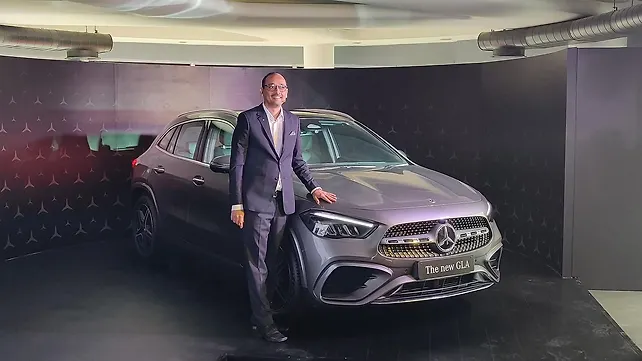 Mercedes-Benz GLA facelift Right Front Three Quarter