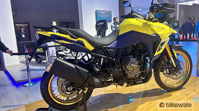 Suzuki V-Strom 800DE Right Rear Three Quarter