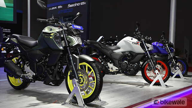 Yamaha FZS FI V4 unveiled in two new colours