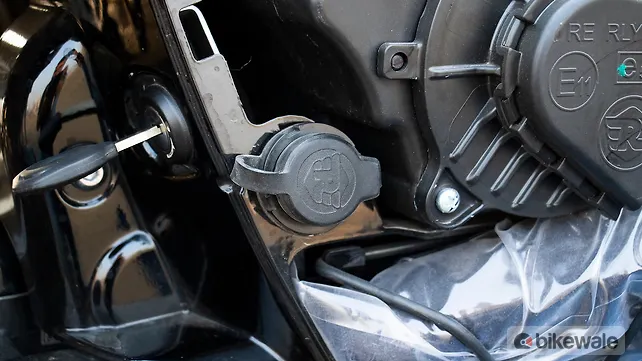 Royal Enfield Shotgun 650 USB Charging Port