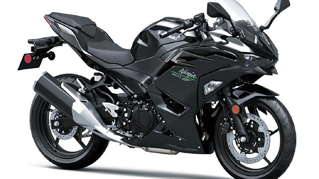 Kawasaki Ninja 500 Right Front Three Quarter