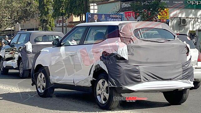 Mahindra XUV300 facelift multiple variants spotted ahead of launch