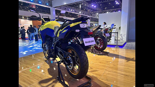 Suzuki V-Strom 800DE Left Rear Three Quarter