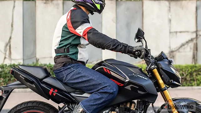 Hero Xtreme 160R 4V Right Side View Hero Xtreme 160R 4V Right Side View