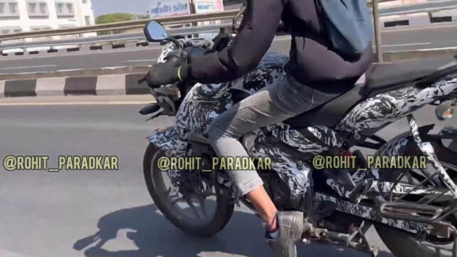 Bajaj Pulsar NS125 Left Rear Three Quarter