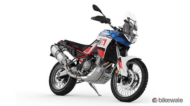 Aprilia Tuono 660 Right Front Three Quarter