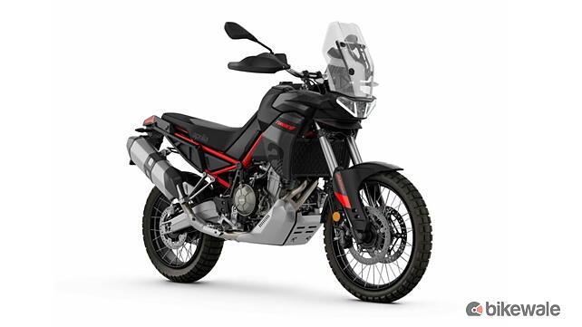 Aprilia Tuono 660 Right Front Three Quarter