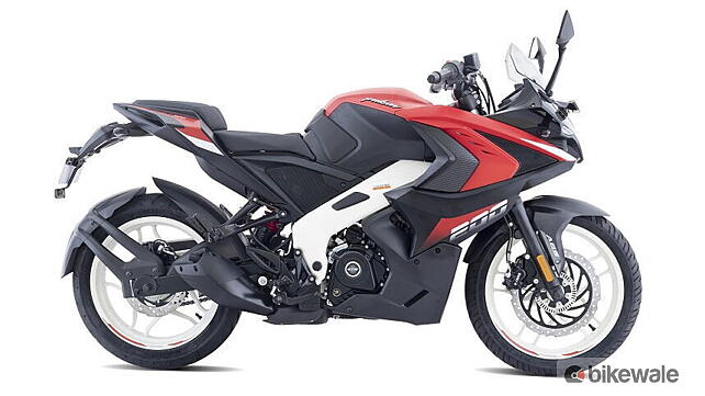 Bajaj Pulsar RS 200 Right Side View