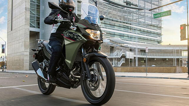 Kawasaki Versys X-300 Right Front Three Quarter