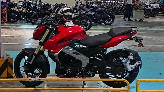 Bajaj Pulsar NS400 Left Side View