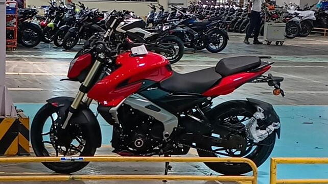 Bajaj Pulsar NS400 Left Side View