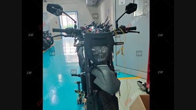 Bajaj Pulsar NS400Z Right Side View