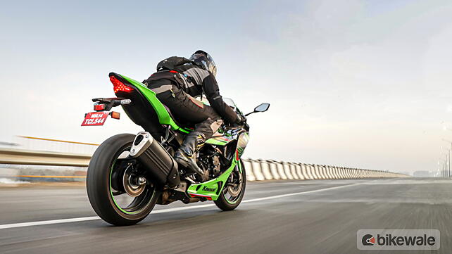 Kawasaki Ninja ZX-6R Right Side View