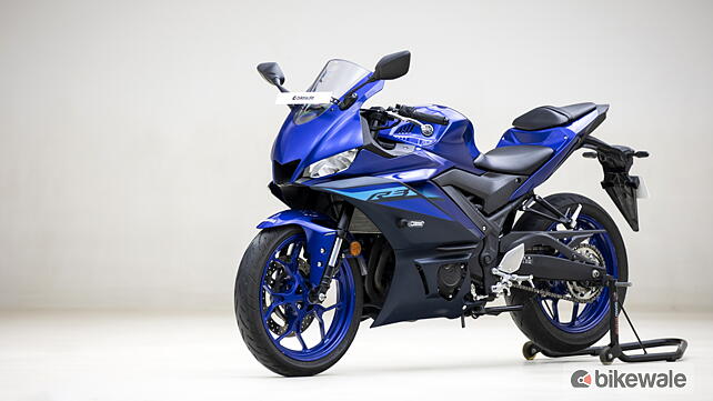 Yamaha YZF-R3 Left Front Three Quarter