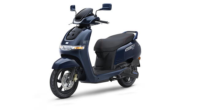 TVS iQube Left Front Three Quarter