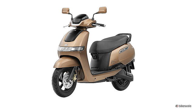 TVS iQube Left Front Three Quarter