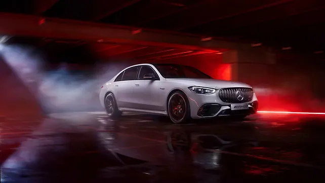 Mercedes-Benz Maybach GLS Right Front Three Quarter Mercedes-Benz Maybach GLS Right Front Three Quarter