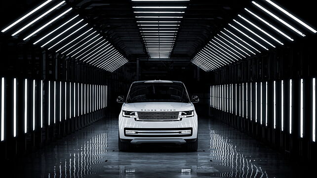  Range Rover prices dropped by up to Rs. 56 lakh!