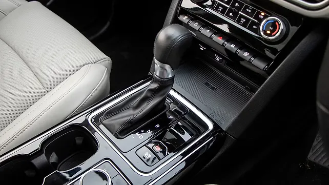 Mahindra XUV700 Gear Shifter/Gear Shifter Stalk