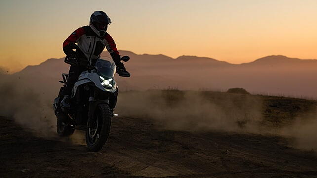 BMW R 1300 GS Front View