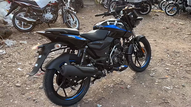 2024 Bajaj Pulsar 125 Carbon Fiber Edition Launched In India - BikeWale