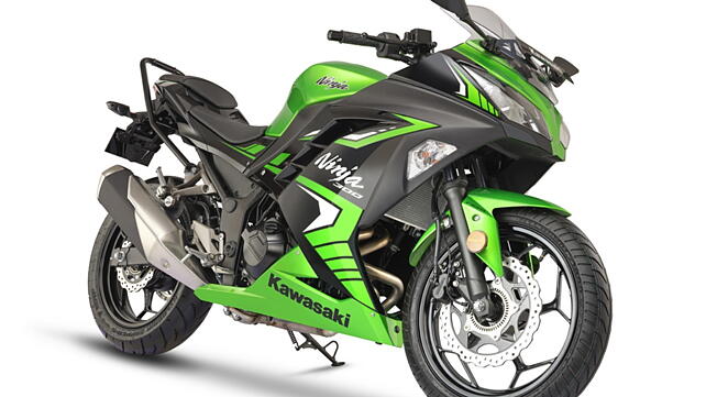 Kawasaki Ninja 300 Right Front Three Quarter